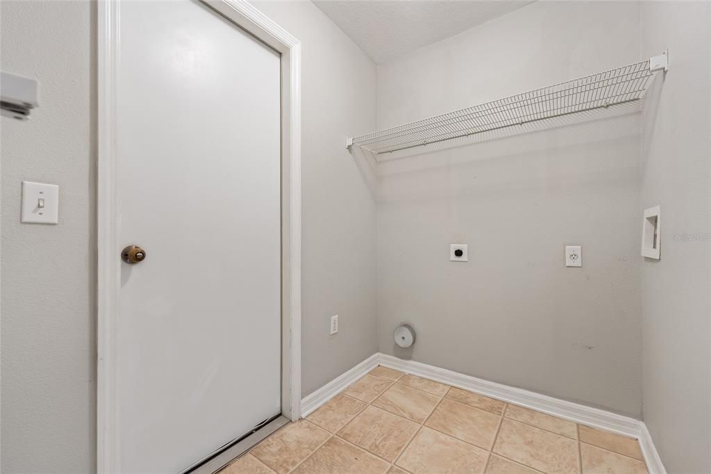 Active With Contract: $275,000 (3 beds, 2 baths, 1874 Square Feet)