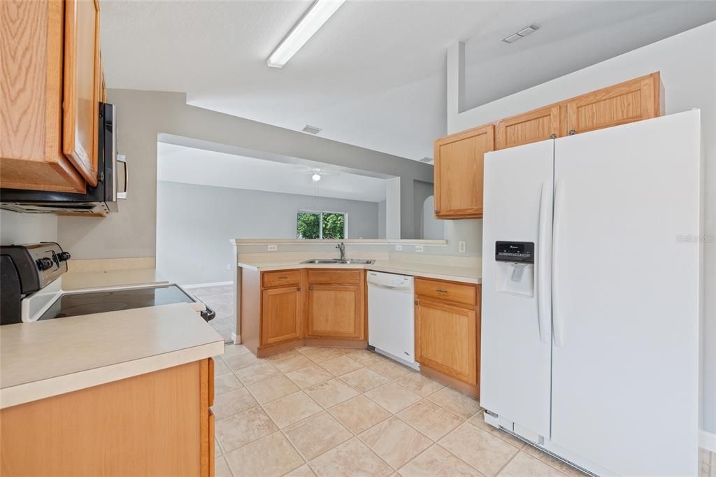 Active With Contract: $275,000 (3 beds, 2 baths, 1874 Square Feet)