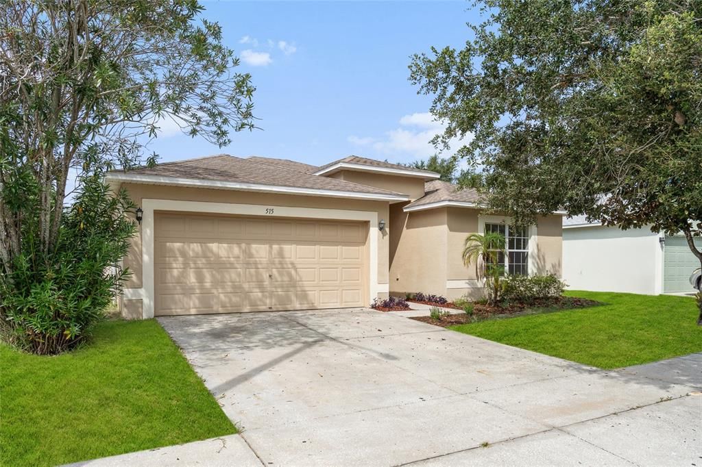 Active With Contract: $275,000 (3 beds, 2 baths, 1874 Square Feet)