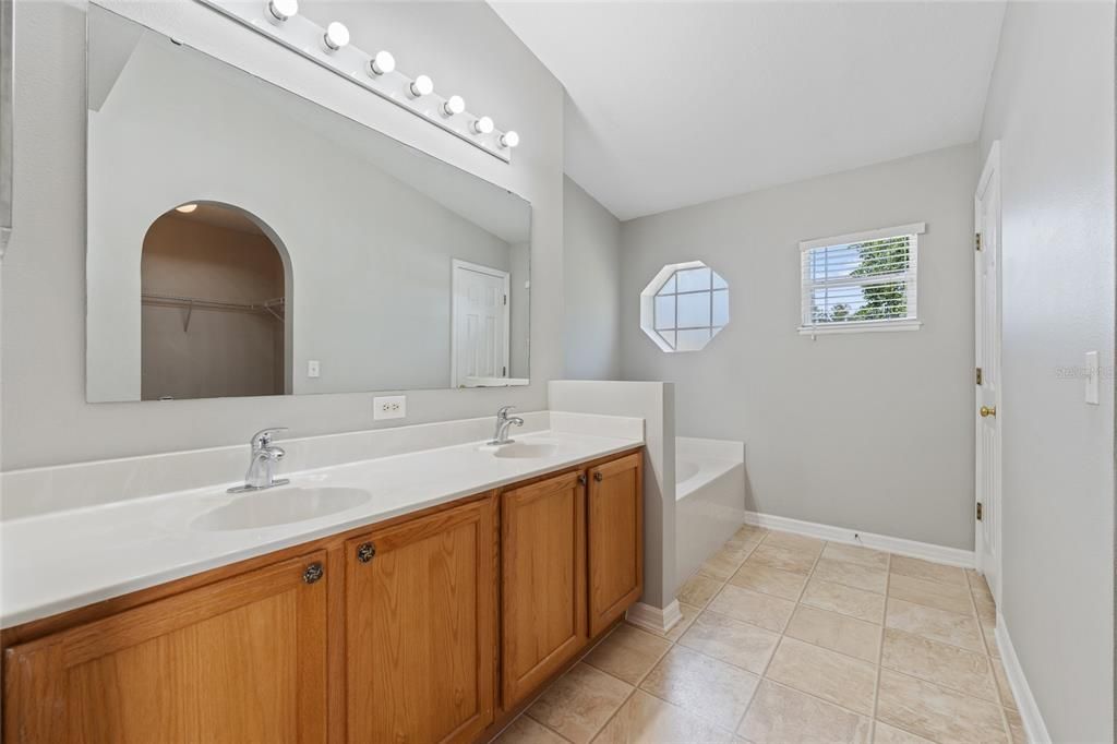 Active With Contract: $275,000 (3 beds, 2 baths, 1874 Square Feet)