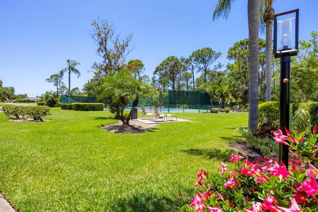 На продажу: $300,000 (2 спален, 2 ванн, 1238 Квадратных фут)