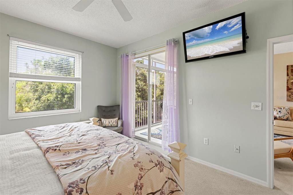 На продажу: $300,000 (2 спален, 2 ванн, 1238 Квадратных фут)