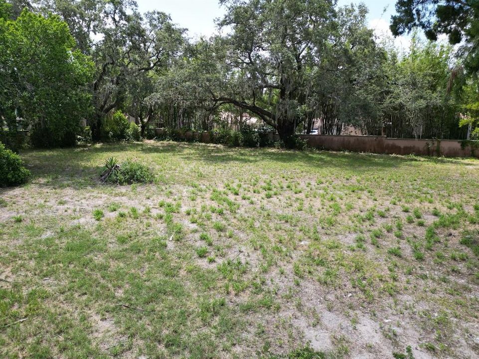 待售: $299,000 (0.43 acres)