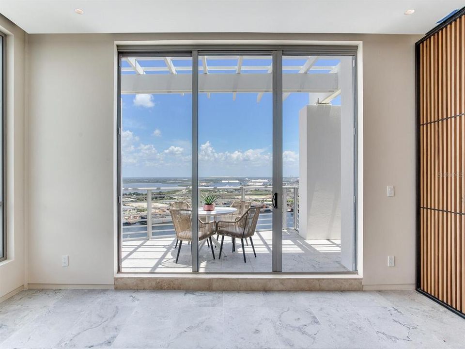 En Venta: $4,499,999 (3 camas, 3 baños, 4558 Pies cuadrados)