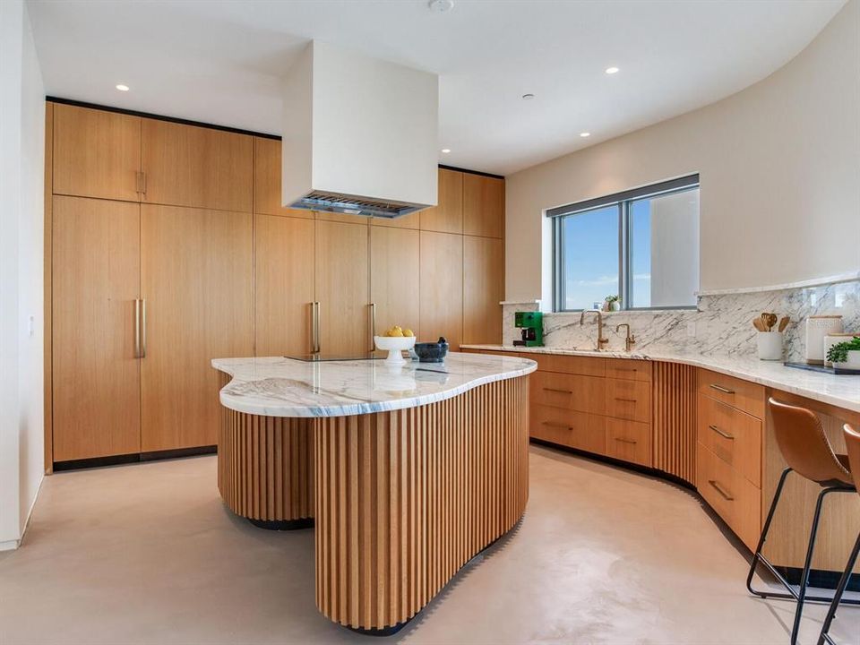 En Venta: $4,499,999 (3 camas, 3 baños, 4558 Pies cuadrados)