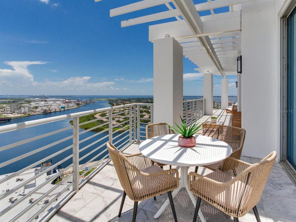 En Venta: $4,499,999 (3 camas, 3 baños, 4558 Pies cuadrados)