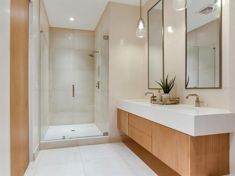 En Venta: $4,499,999 (3 camas, 3 baños, 4558 Pies cuadrados)