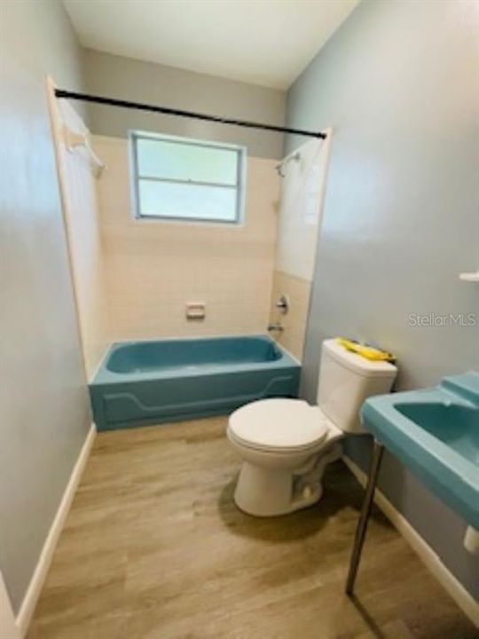 For Sale: $179,900 (3 beds, 1 baths, 1227 Square Feet)