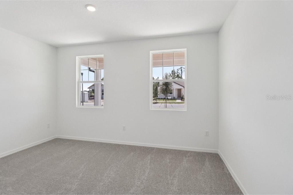 合同活跃: $474,990 (3 贝兹, 2 浴室, 2226 平方英尺)