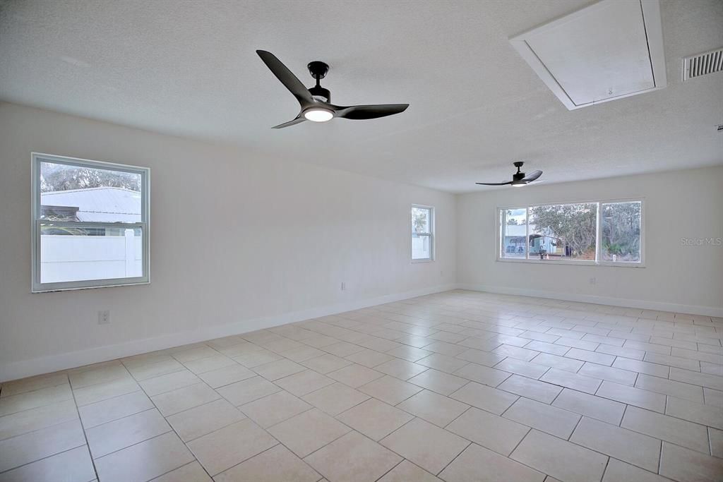 На продажу: $398,500 (3 спален, 2 ванн, 2040 Квадратных фут)