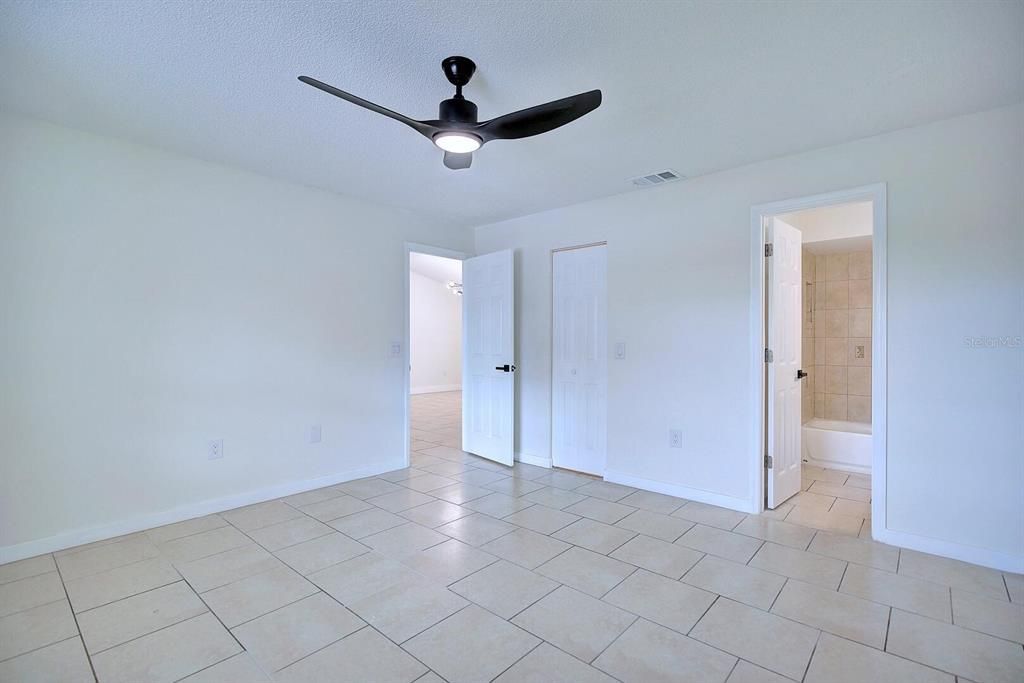 На продажу: $398,500 (3 спален, 2 ванн, 2040 Квадратных фут)