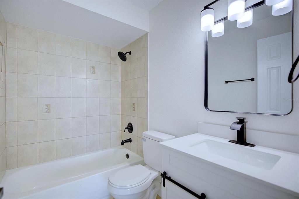 На продажу: $398,500 (3 спален, 2 ванн, 2040 Квадратных фут)