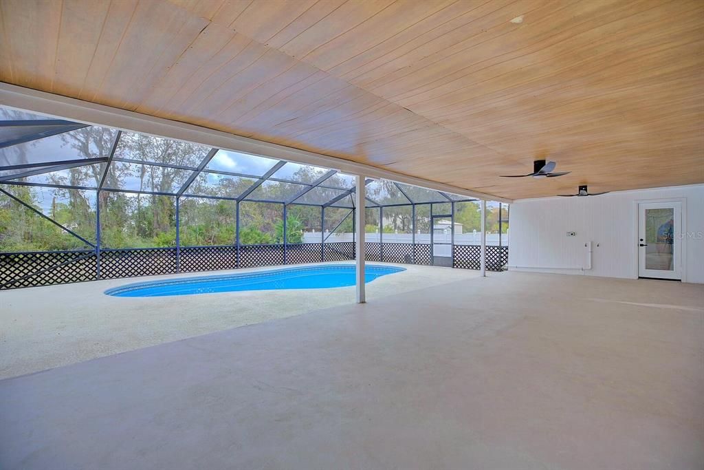 На продажу: $398,500 (3 спален, 2 ванн, 2040 Квадратных фут)