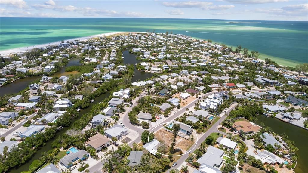 待售: $1,195,000 (0.18 acres)