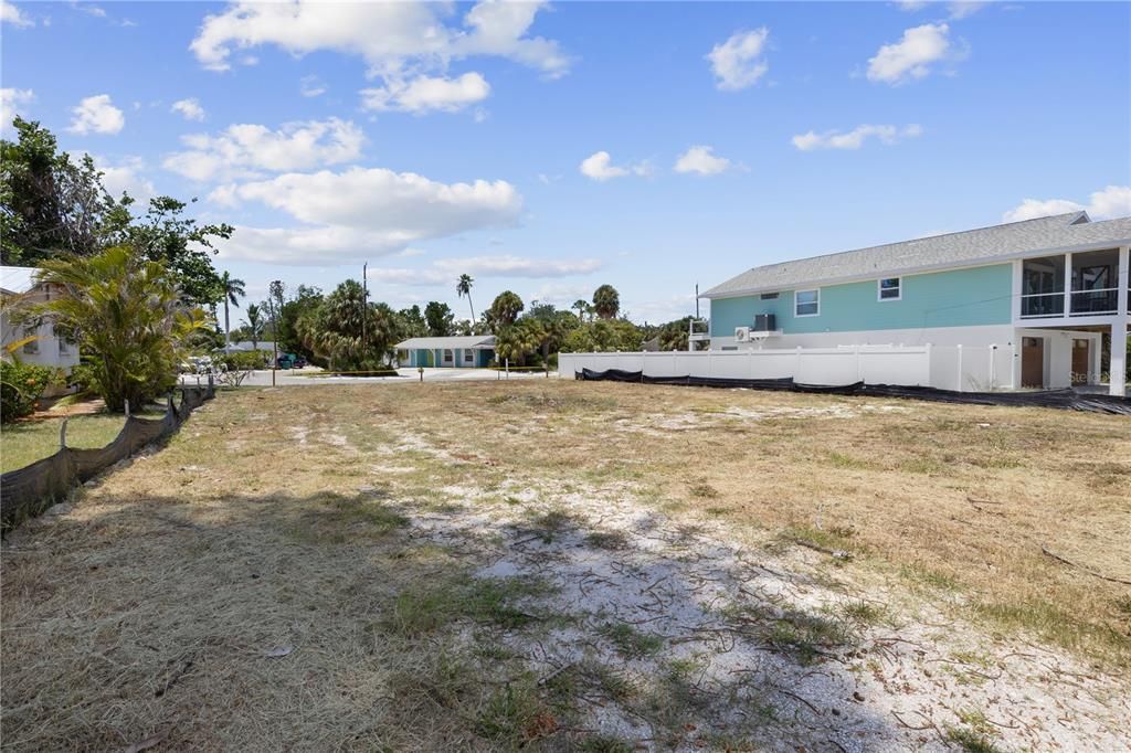 待售: $1,195,000 (0.18 acres)