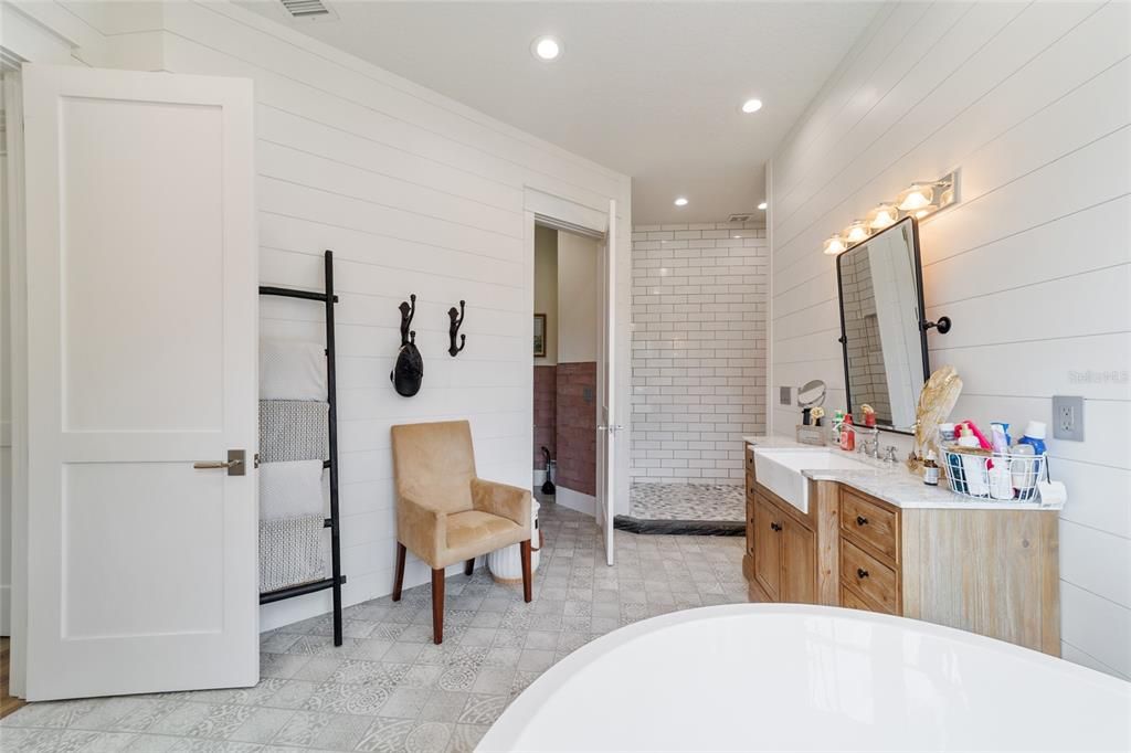 For Sale: $1,699,000 (5 beds, 5 baths, 5079 Square Feet)