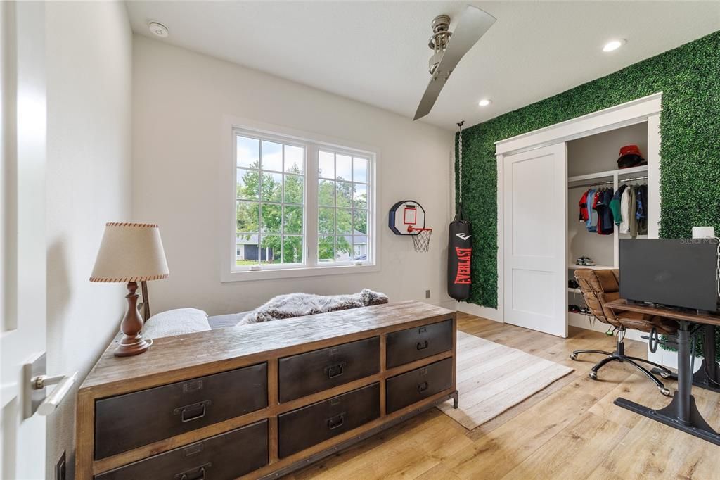 For Sale: $1,699,000 (5 beds, 5 baths, 5079 Square Feet)