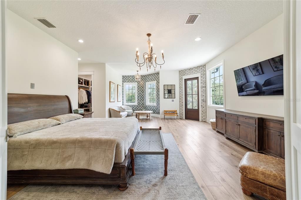 For Sale: $1,699,000 (5 beds, 5 baths, 5079 Square Feet)