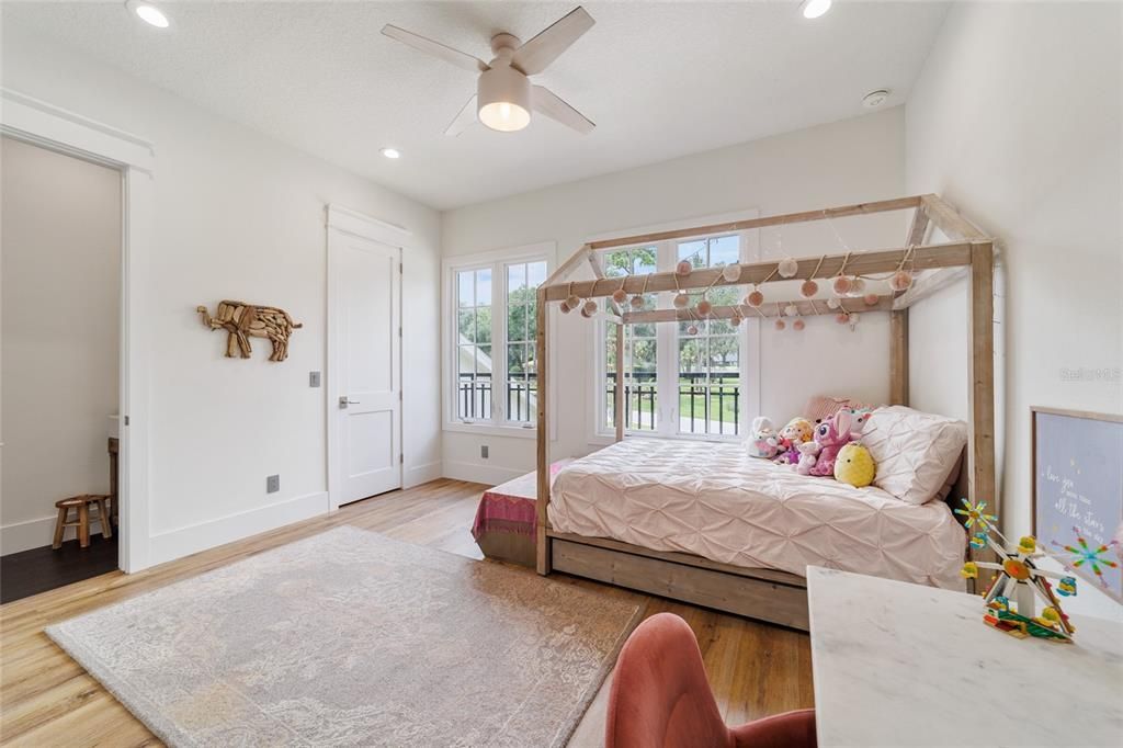 For Sale: $1,699,000 (5 beds, 5 baths, 5079 Square Feet)