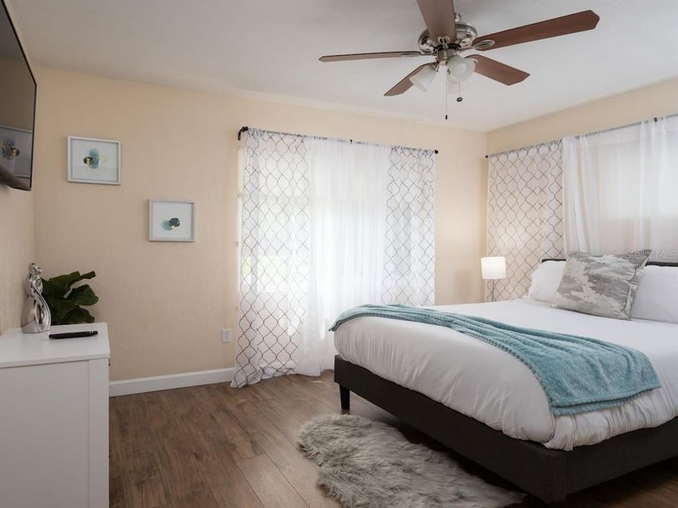 For Rent: $900 (1 beds, 1 baths, 1498 Square Feet)