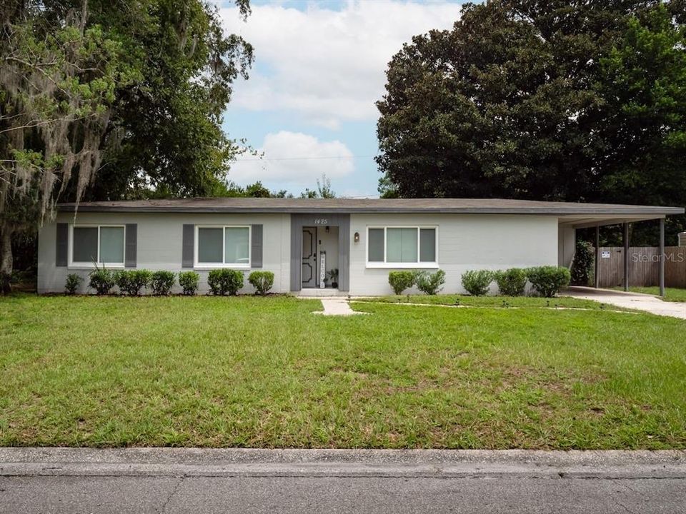 For Rent: $900 (1 beds, 1 baths, 1498 Square Feet)