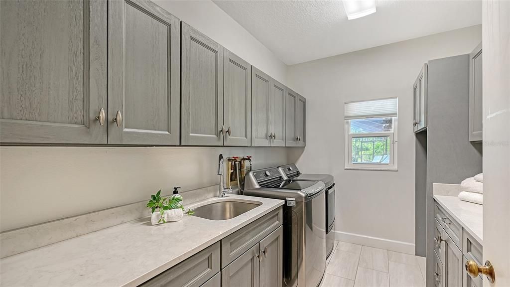 For Sale: $1,749,000 (6 beds, 5 baths, 5027 Square Feet)