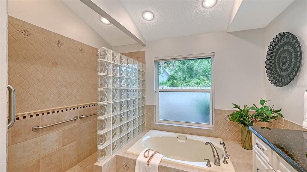 For Sale: $1,749,000 (6 beds, 5 baths, 5027 Square Feet)