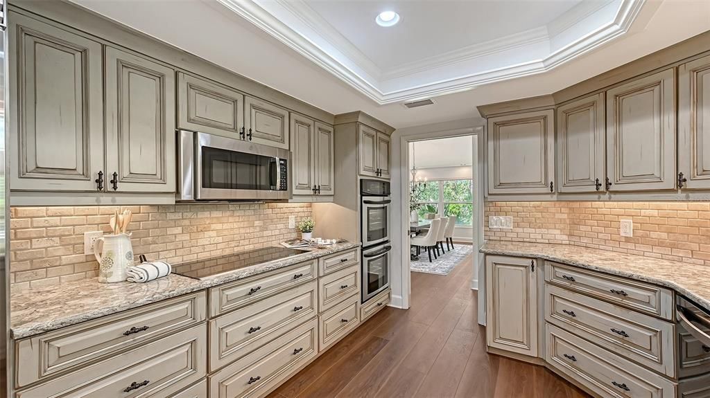 For Sale: $1,749,000 (6 beds, 5 baths, 5027 Square Feet)