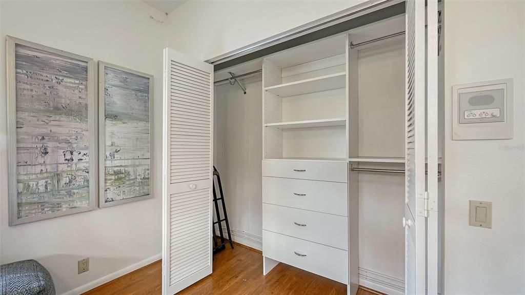 For Sale: $1,749,000 (6 beds, 5 baths, 5027 Square Feet)