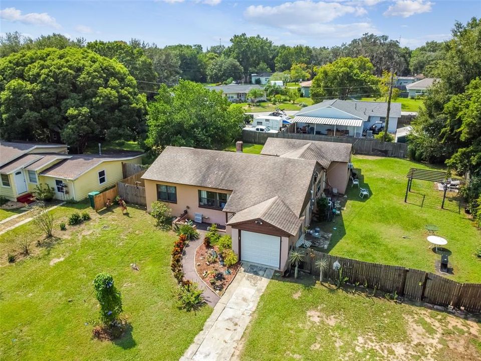 合同活跃: $223,900 (3 贝兹, 2 浴室, 1374 平方英尺)