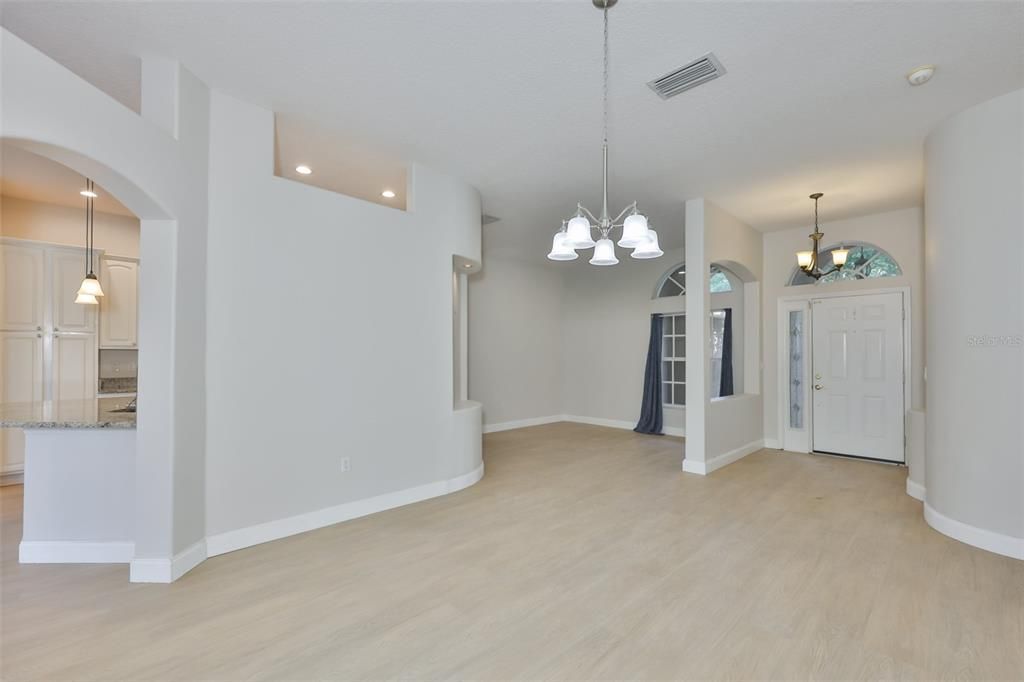 Active With Contract: $600,000 (4 beds, 3 baths, 2236 Square Feet)