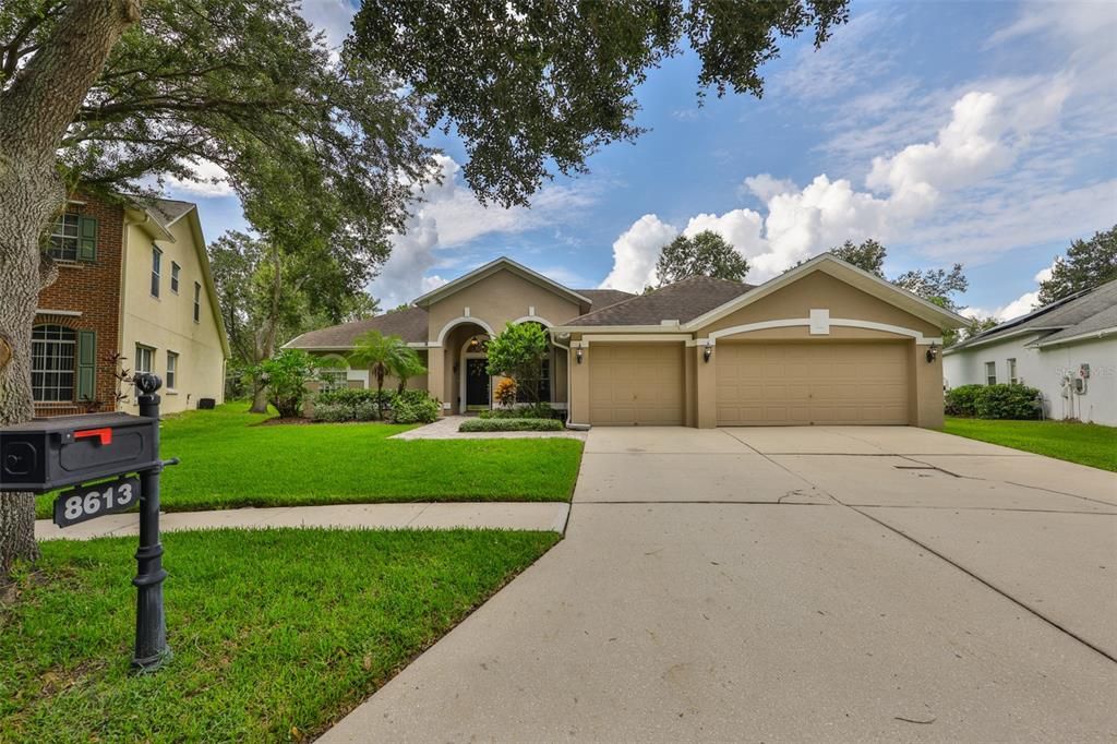 Active With Contract: $600,000 (4 beds, 3 baths, 2236 Square Feet)
