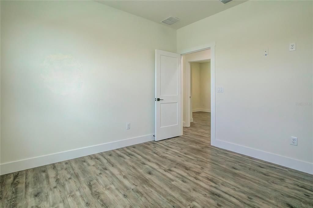 En Venta: $598,000 (4 camas, 2 baños, 1957 Pies cuadrados)