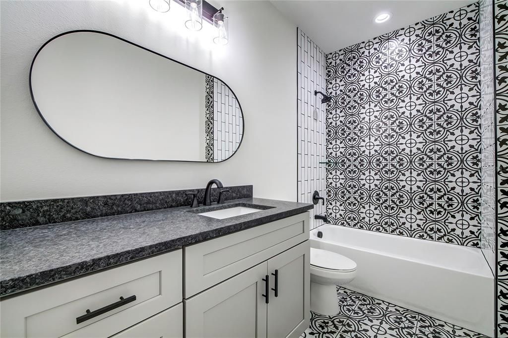 En Venta: $598,000 (4 camas, 2 baños, 1957 Pies cuadrados)