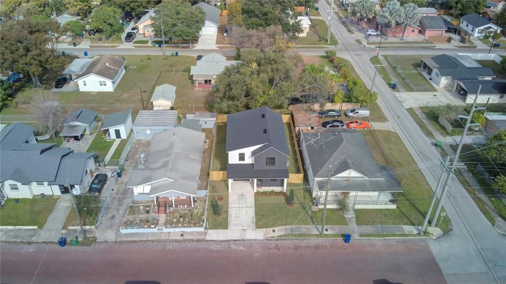 En Venta: $598,000 (4 camas, 2 baños, 1957 Pies cuadrados)