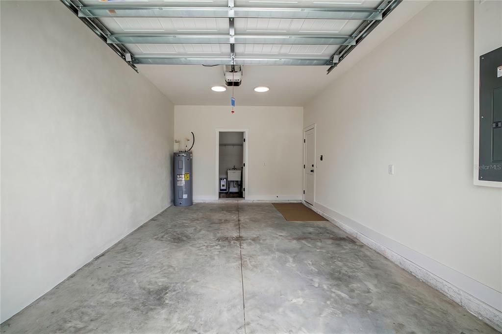 En Venta: $598,000 (4 camas, 2 baños, 1957 Pies cuadrados)