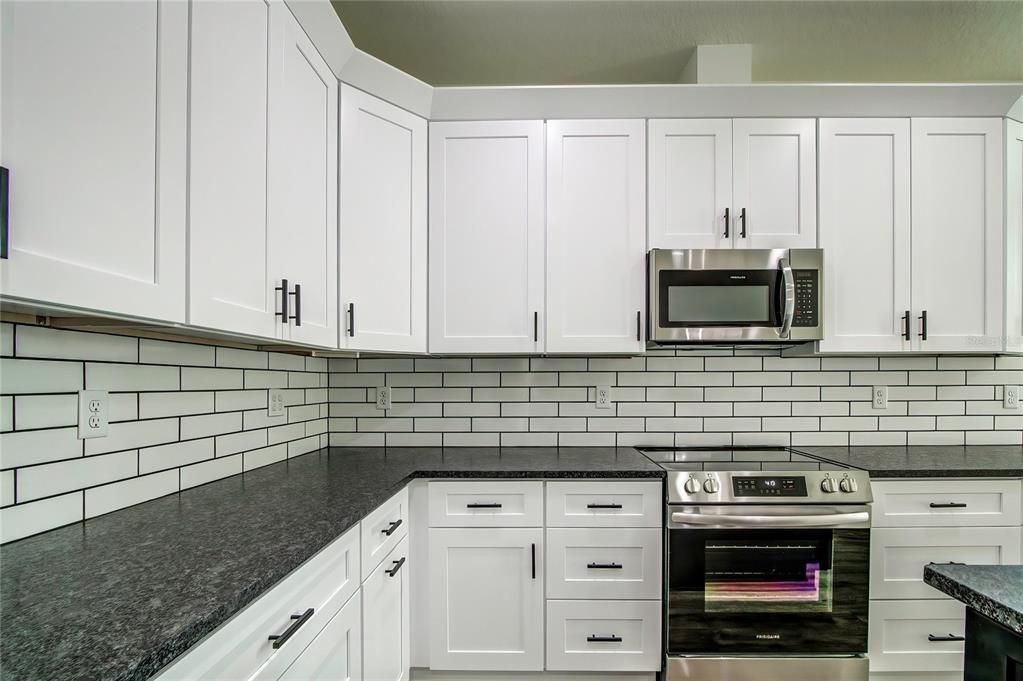 En Venta: $598,000 (4 camas, 2 baños, 1957 Pies cuadrados)