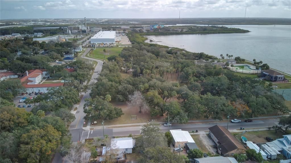 En Venta: $598,000 (4 camas, 2 baños, 1957 Pies cuadrados)