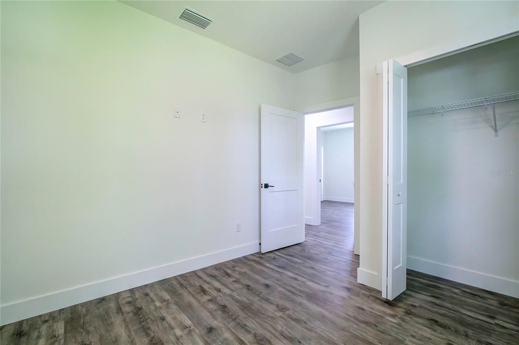 En Venta: $598,000 (4 camas, 2 baños, 1957 Pies cuadrados)