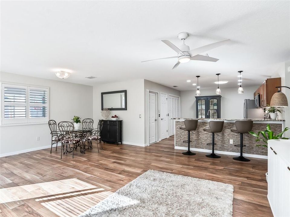 En Venta: $299,900 (2 camas, 2 baños, 1156 Pies cuadrados)