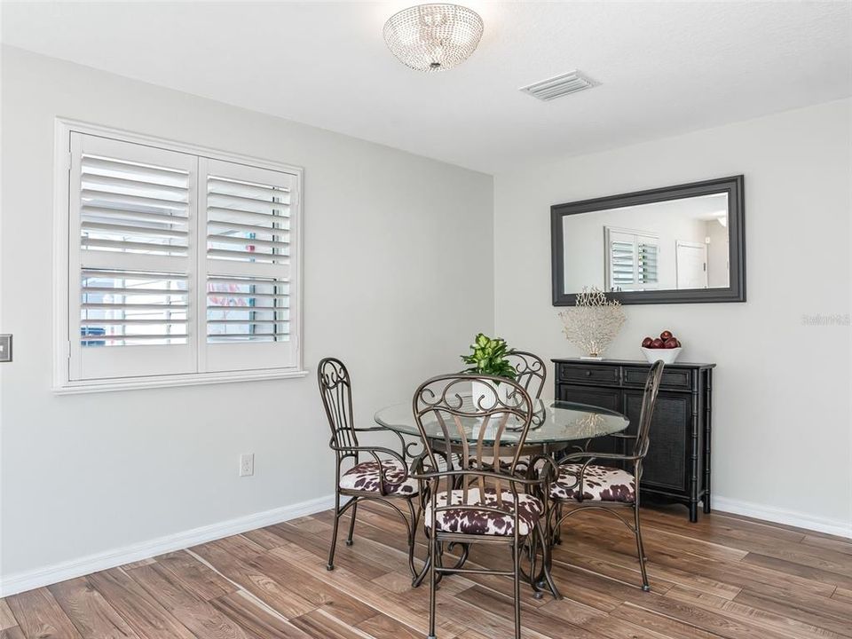 En Venta: $299,900 (2 camas, 2 baños, 1156 Pies cuadrados)