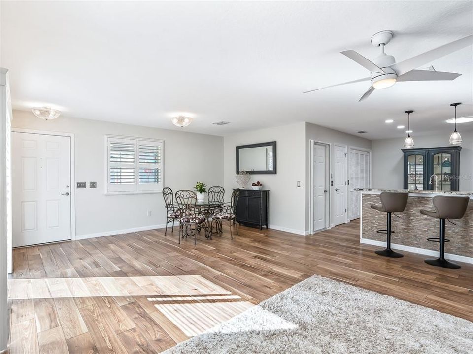 En Venta: $299,900 (2 camas, 2 baños, 1156 Pies cuadrados)