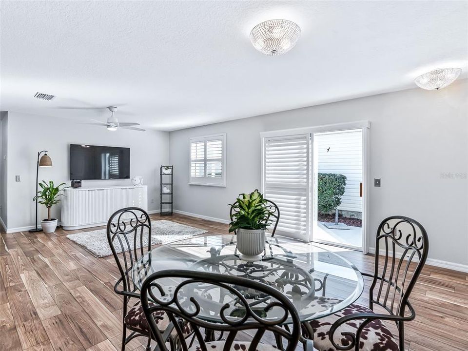 En Venta: $299,900 (2 camas, 2 baños, 1156 Pies cuadrados)