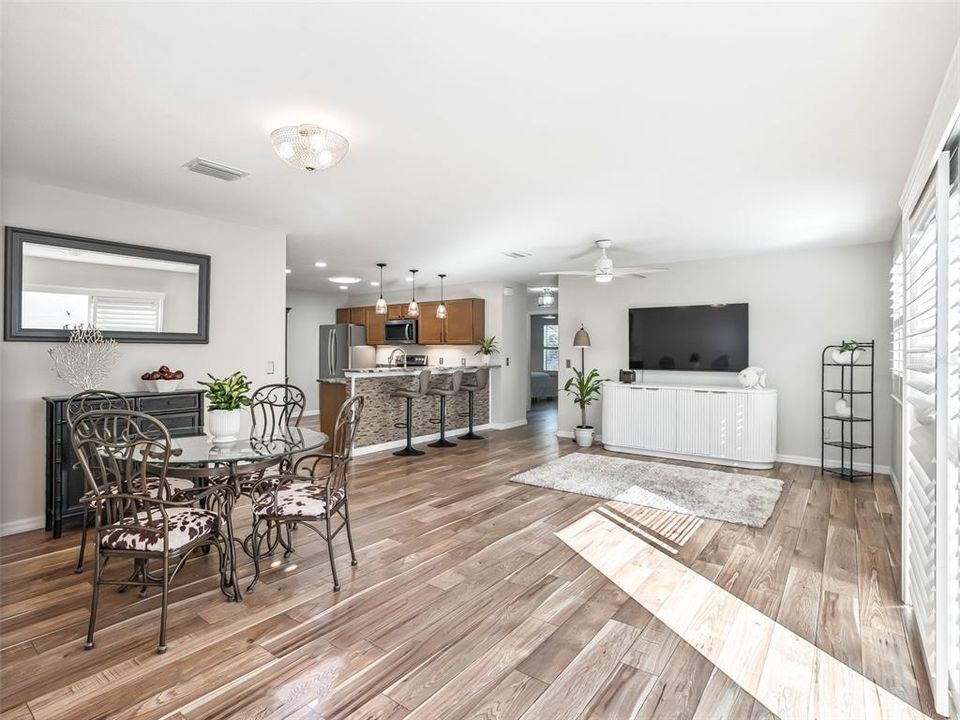 En Venta: $299,900 (2 camas, 2 baños, 1156 Pies cuadrados)