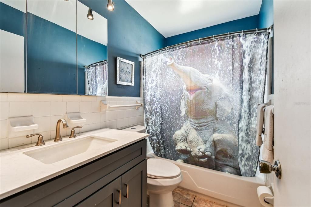 Active With Contract: $85,000 (2 beds, 2 baths, 912 Square Feet)