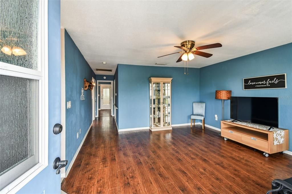 Active With Contract: $85,000 (2 beds, 2 baths, 912 Square Feet)