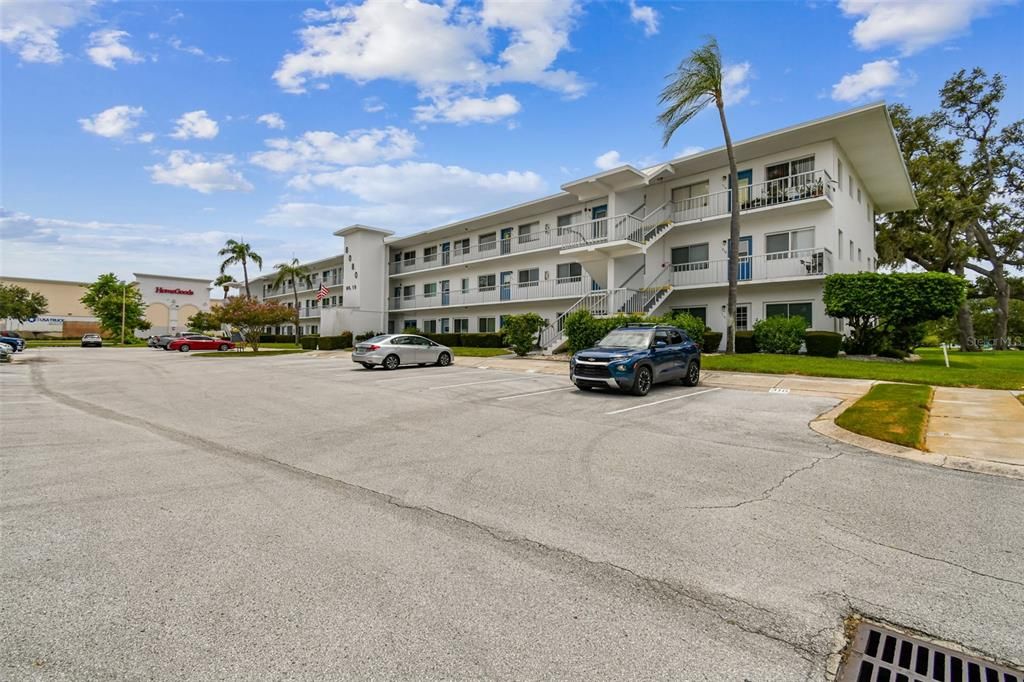 Active With Contract: $85,000 (2 beds, 2 baths, 912 Square Feet)
