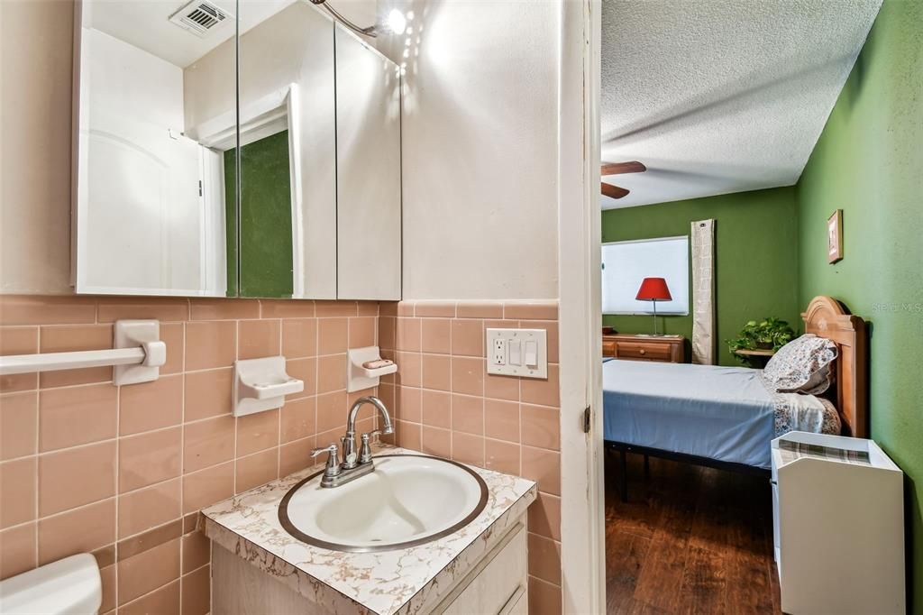 Active With Contract: $85,000 (2 beds, 2 baths, 912 Square Feet)