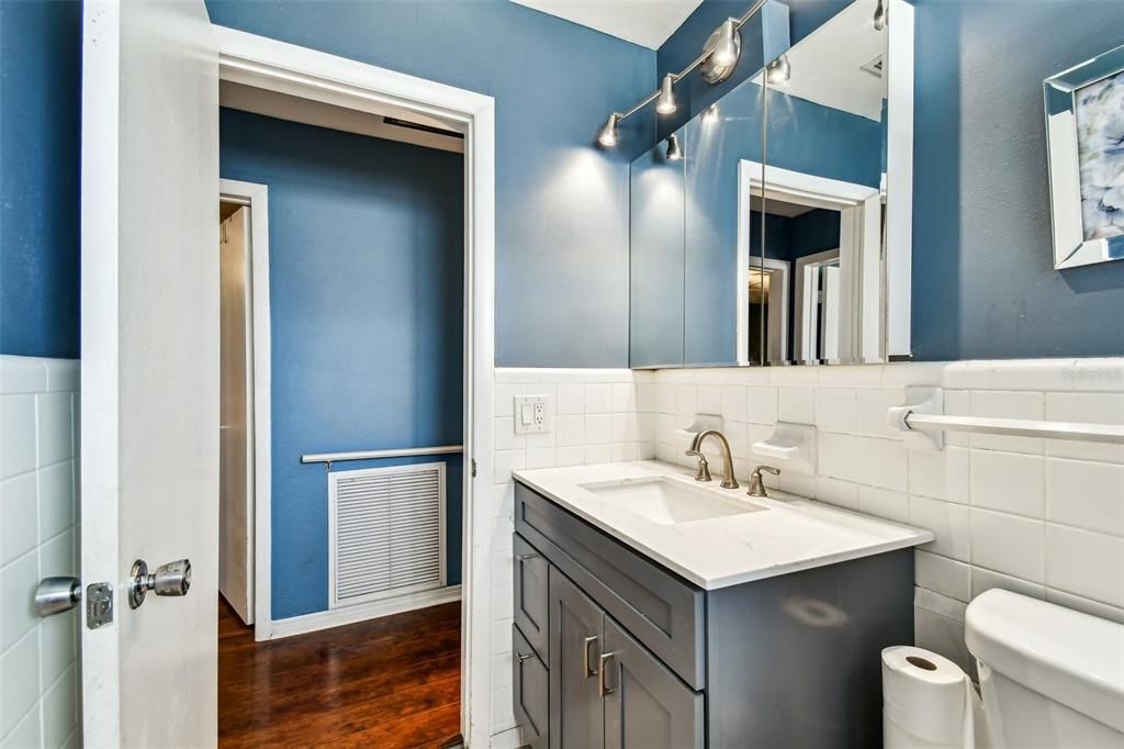 Active With Contract: $85,000 (2 beds, 2 baths, 912 Square Feet)