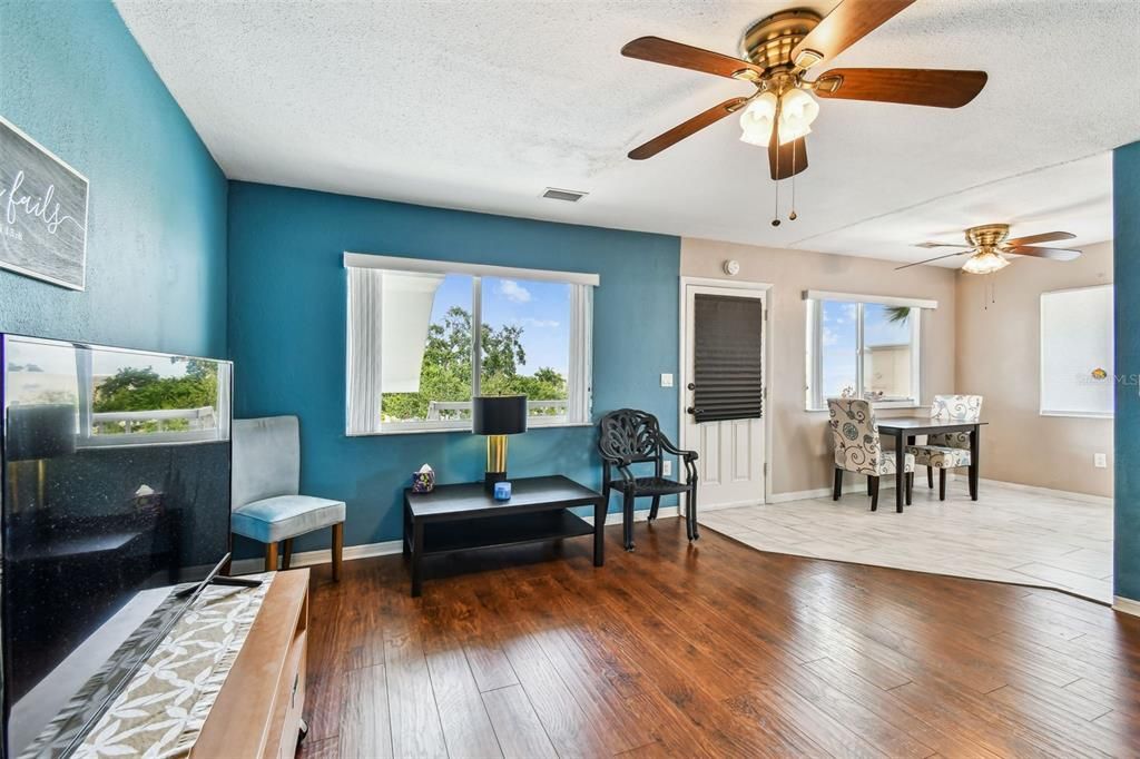 Active With Contract: $85,000 (2 beds, 2 baths, 912 Square Feet)
